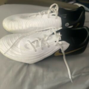 Nike Phantom GX 2 Academy MG Soccer Cleats